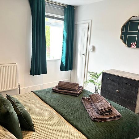 Alsager Town Centre Apartment ภายนอก รูปภาพ