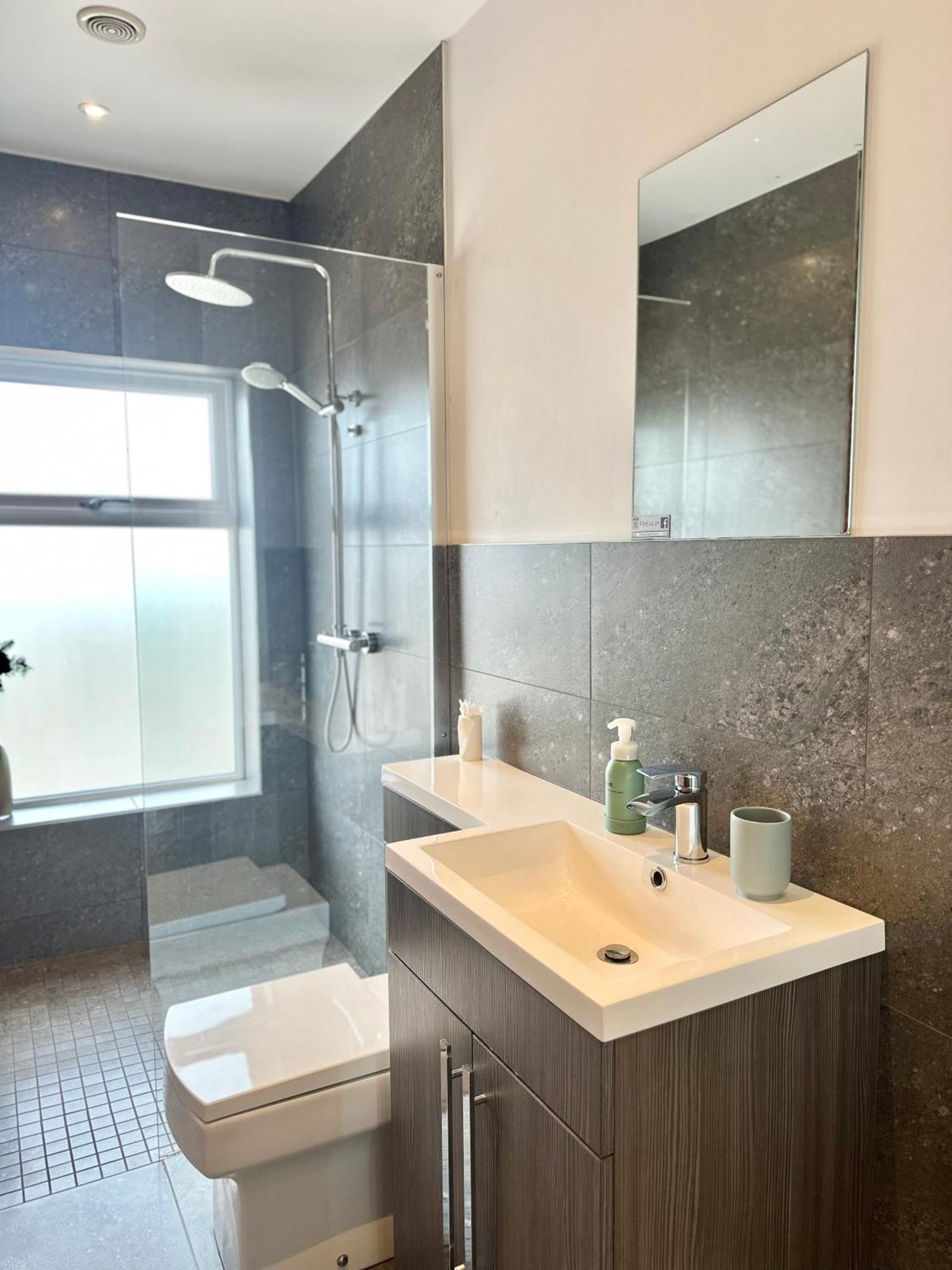 Alsager Town Centre Apartment ภายนอก รูปภาพ